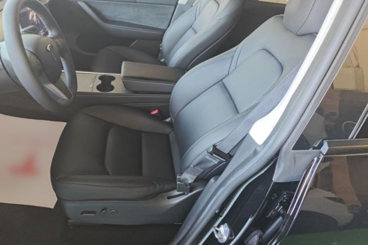 Tesla Model Y 2022 #15 Tesla Model Y 2022 car image #15