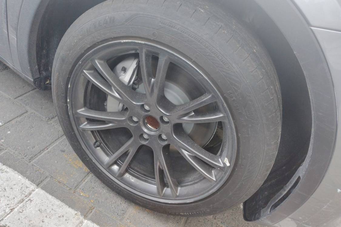 Tesla Model Y 2024 car image #9