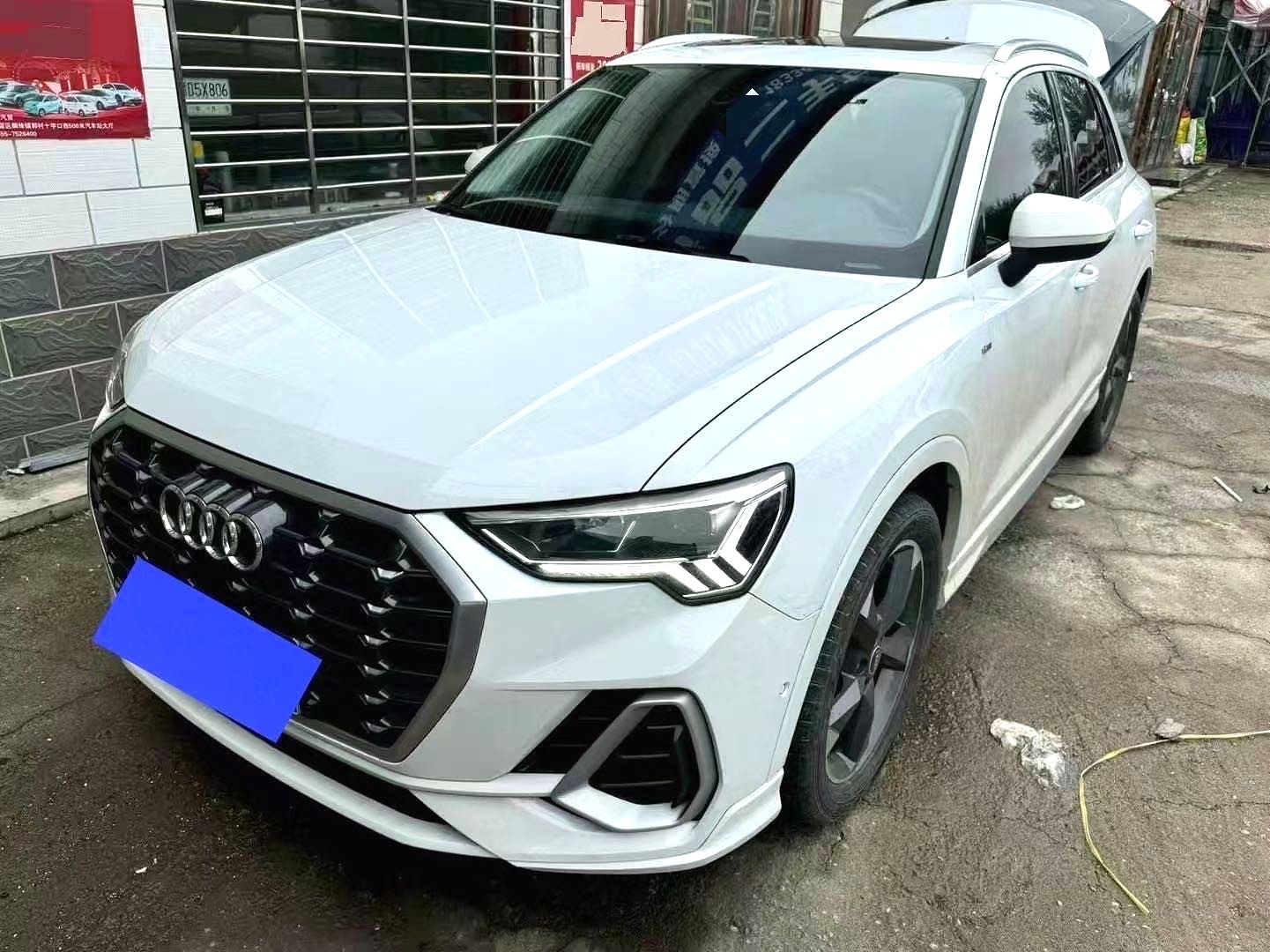 Audi Q3 2023 car image 