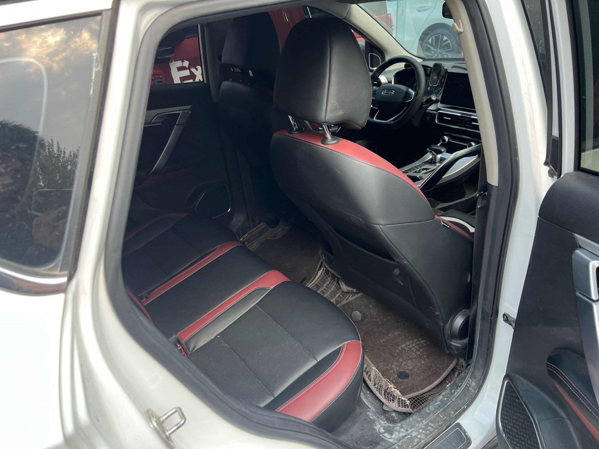 GEELY Coolray 2022 car image #4