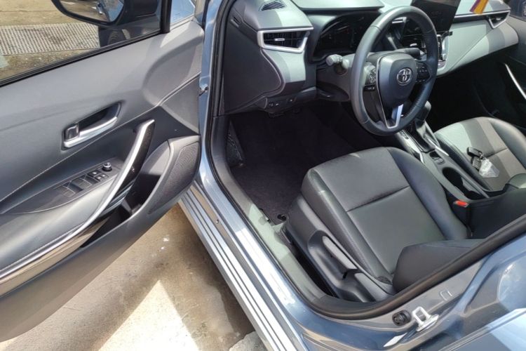 Toyota Corolla 2025 car image #12