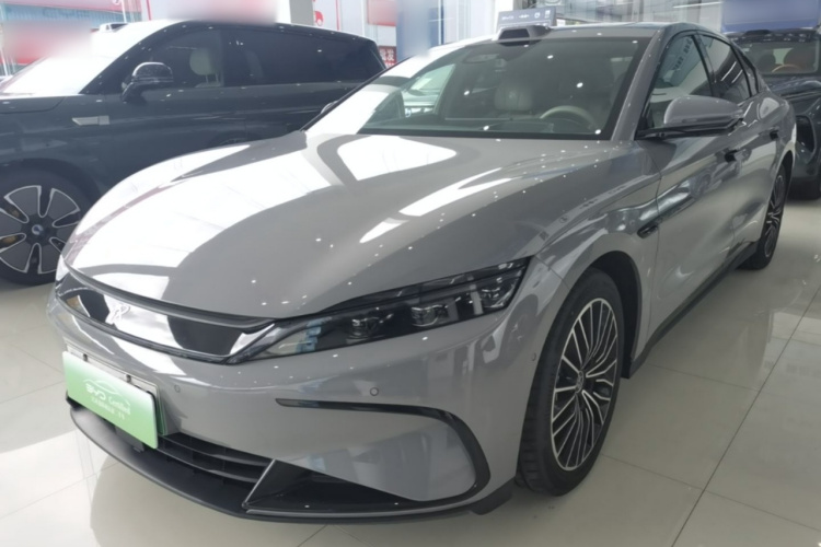 BYD Han 2025 car image #2