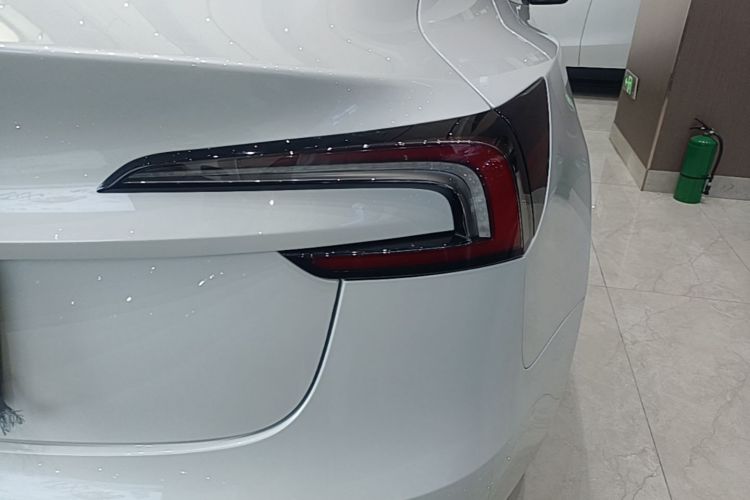 Tesla Model 3 2024 #8 Tesla Model 3 2024 car image #8