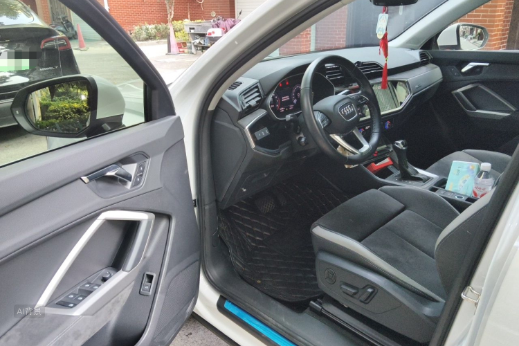 Audi Q3 2021 immagine di auto #18
