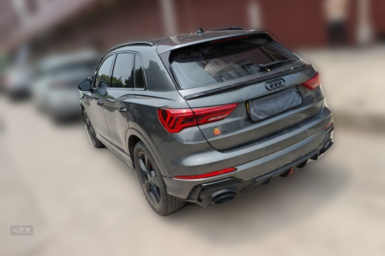 Audi Q3 2023 car image #5