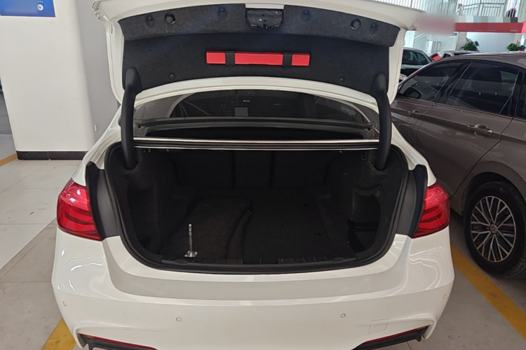BMW 3 Series 2017 #19 BMW 3 Series 2017 car image #19