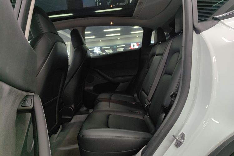 Tesla Model Y 2024 #17 Tesla Model Y 2024 immagine di auto #17