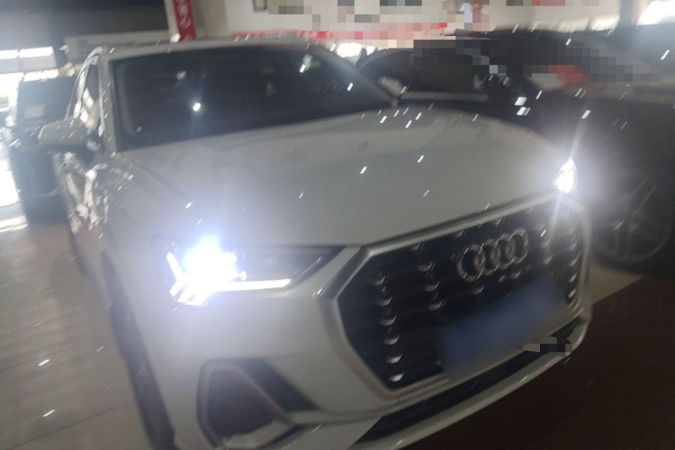 Audi Q3 2020 #4 Audi Q3 2020 car image #4