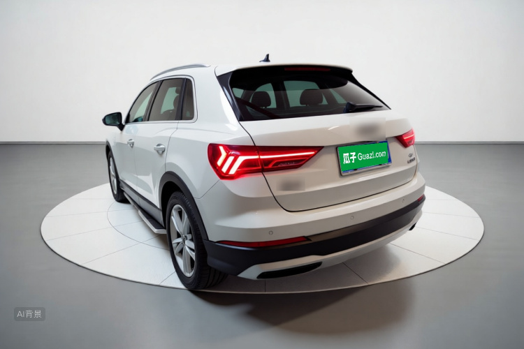Audi Q3 2020 car image #5