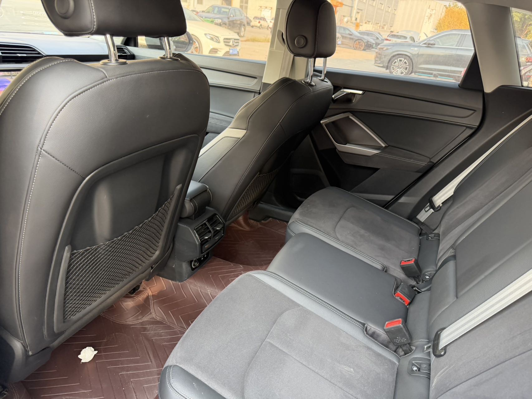 Audi Q3 2022 car image #7
