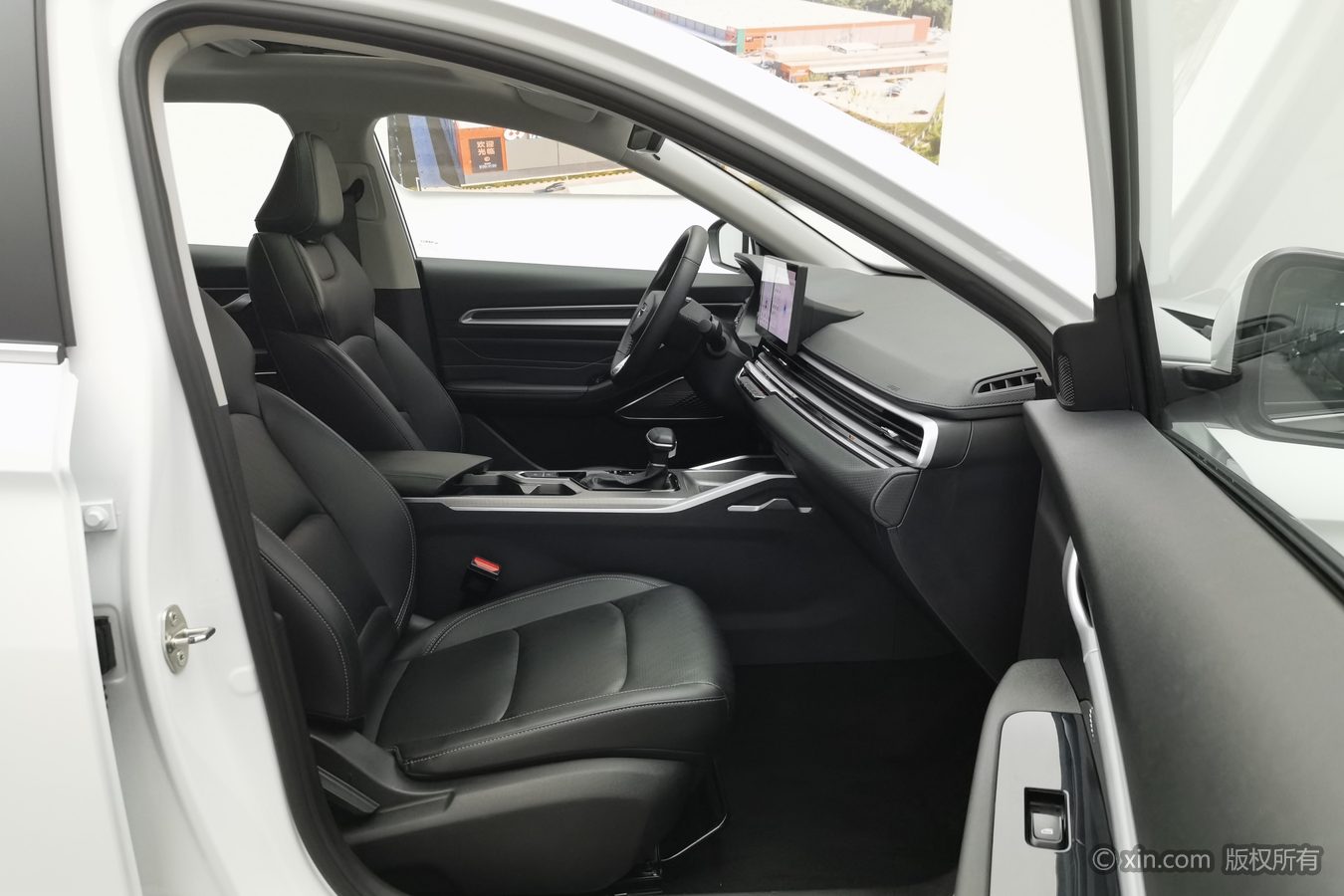 GEELY Emgrand 2024 car image #24