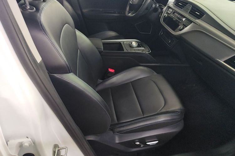 GEELY Emgrand New Energy 2021 #24 GEELY Emgrand New Energy 2021 car image #24