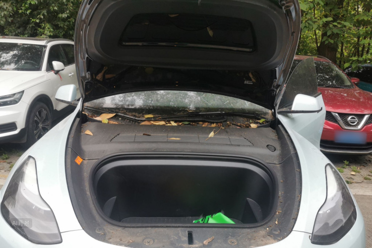 Tesla Model Y 2022 car image #22