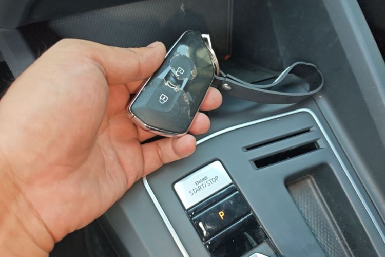 Volkswagen Golf 2023 car image #9