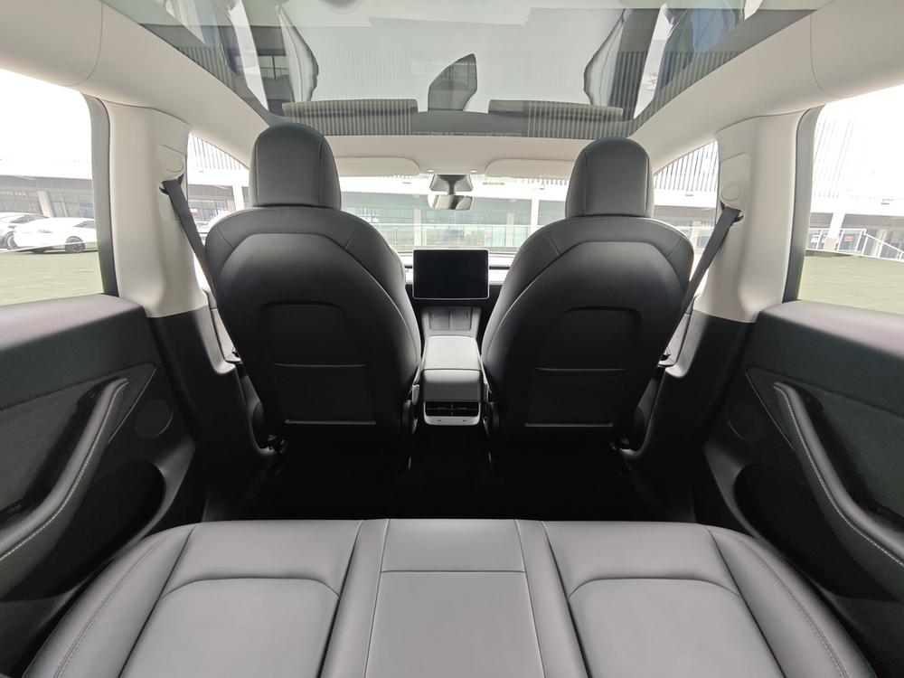 Tesla Model Y 2021 #15 Tesla Model Y 2021 car image #15