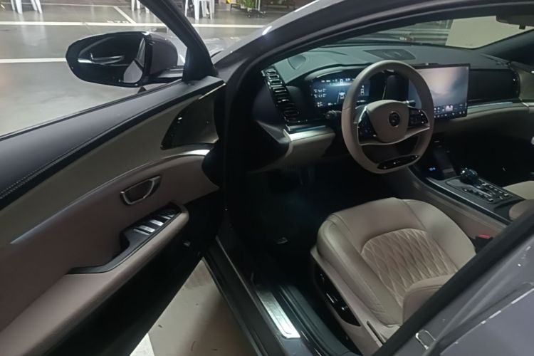 BYD Han 2024 immagine di auto #16