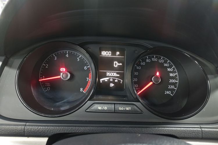Volkswagen Lavida 2018 car image #12