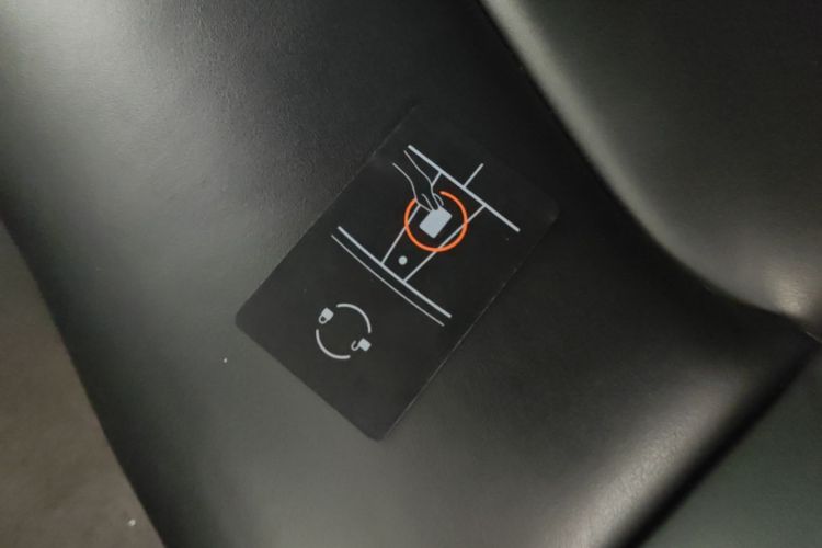 Tesla Model 3 2020 car image #9