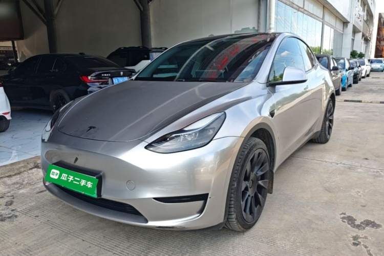 Tesla Model Y 2024 car image #2