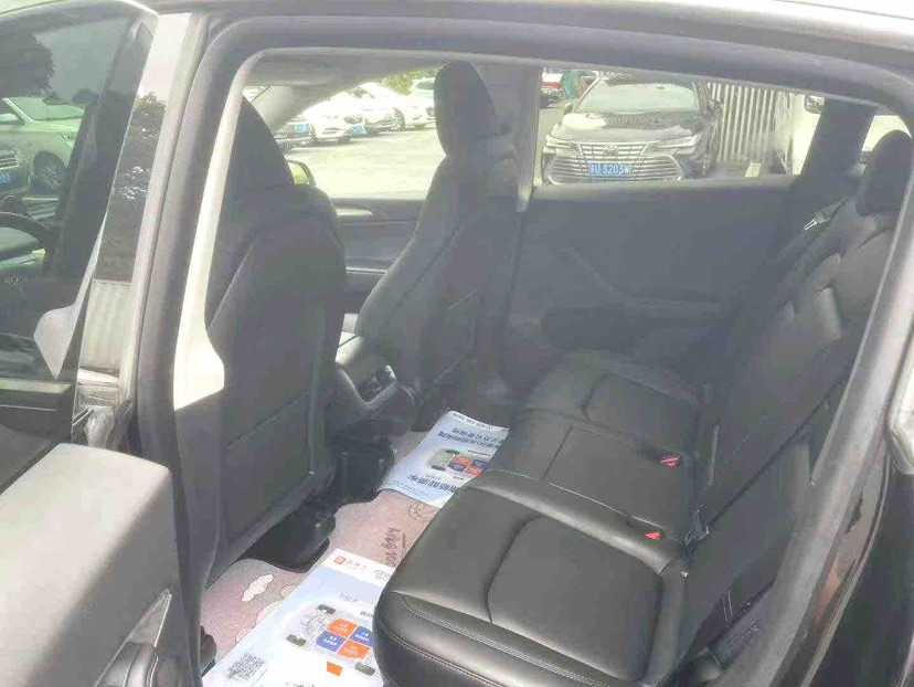 Tesla Model Y 2023 immagine di auto #5