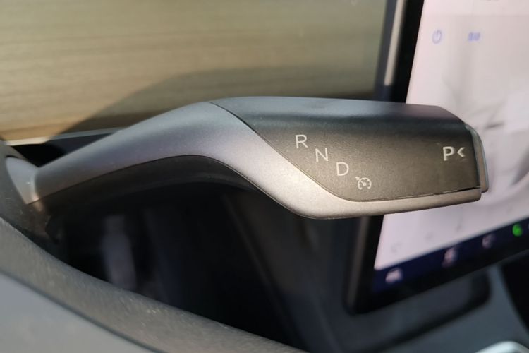 Tesla Model Y 2022 #14 Tesla Model Y 2022 car image #14