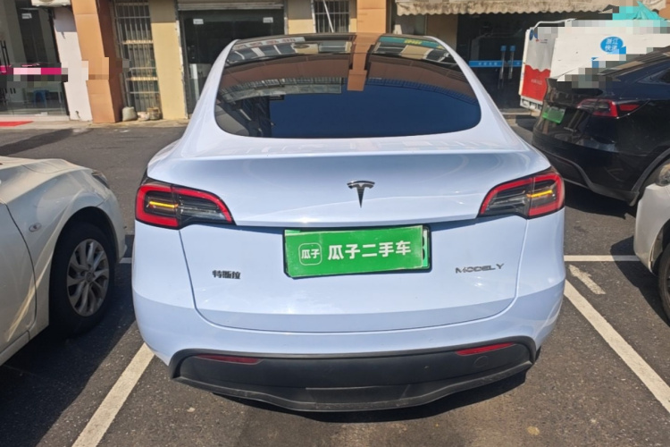 Tesla Model Y 2022 #6 Tesla Model Y 2022 car image #6