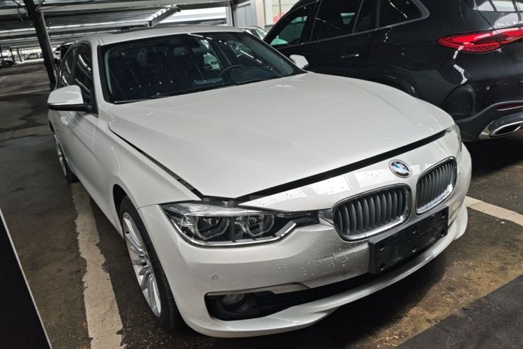 BMW 3 Series 2018 #4 BMW 3 Series 2018 car image #4