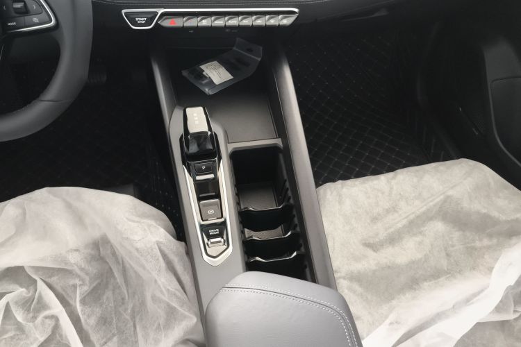 GEELY Binray 2026 immagine di auto #18