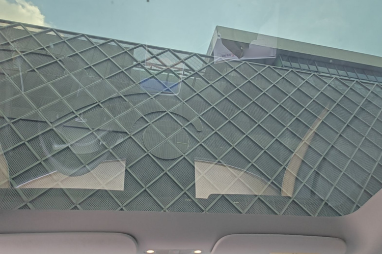 Tesla Model Y 2021 #20 Tesla Model Y 2021 car image #20