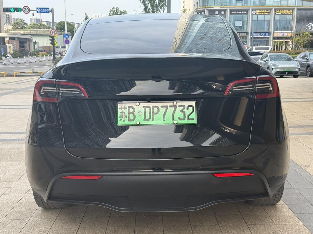 Tesla Model Y 2023 #6 Tesla Model Y 2023 car image #6
