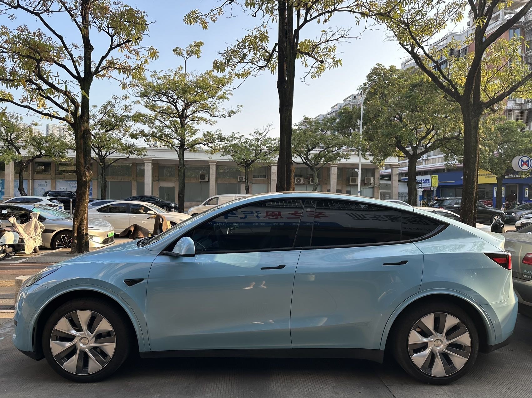 Tesla Model Y 2023 #2 Tesla Model Y 2023 image de voiture #2