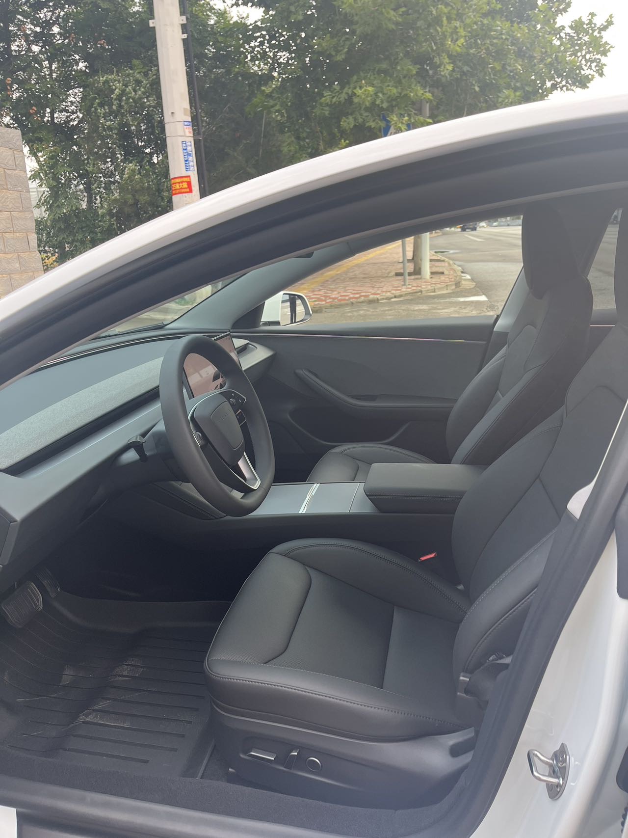 Tesla Model 3 2026 car image #7