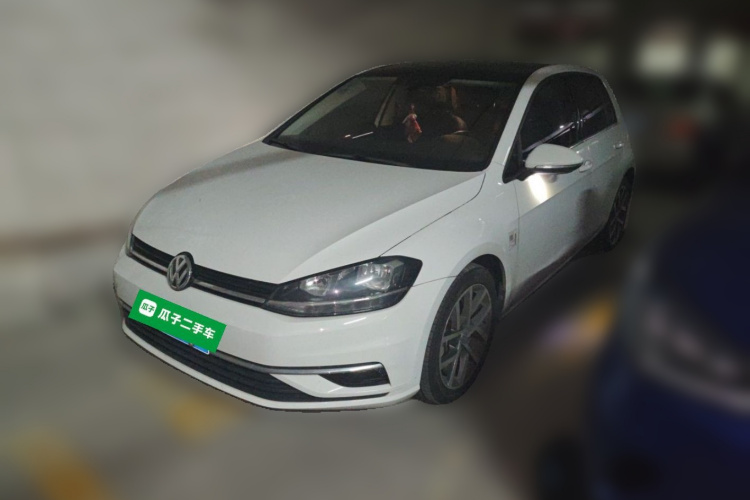 Volkswagen Golf 2020 car image #2