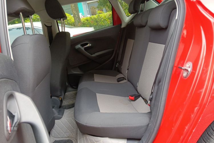 Volkswagen Polo 2018 car image #19