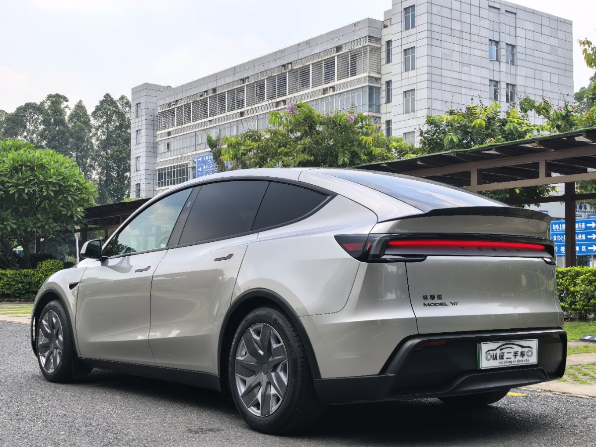 Tesla Model Y L 2025 #11 Tesla Model Y L 2025 immagine di auto #11
