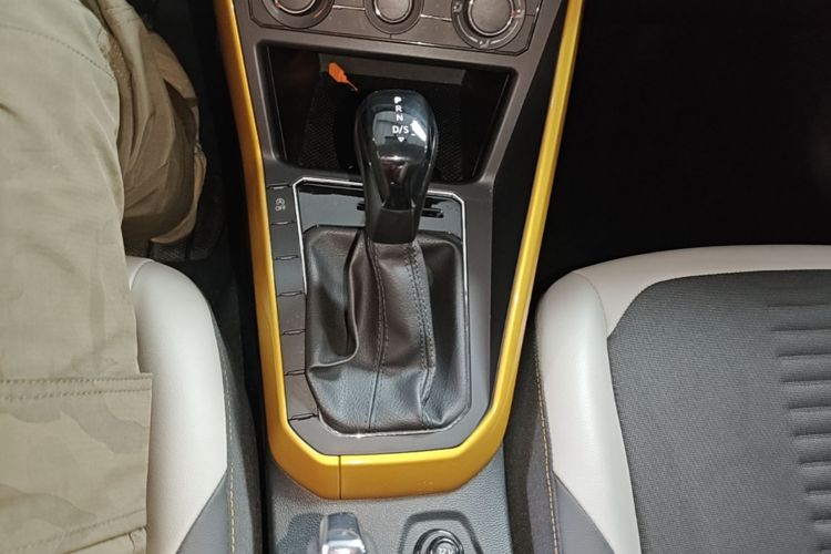 Volkswagen Polo 2019 car image #14