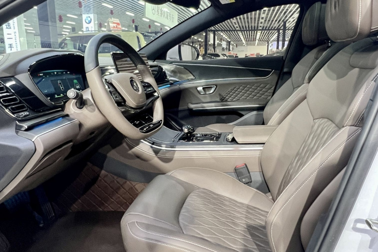 BYD Han 2023 car image #9