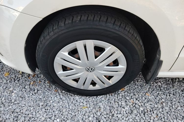 Volkswagen Polo 2019 car image #9