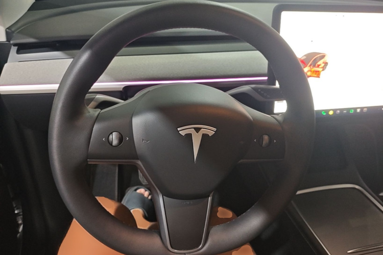 Tesla Model Y 2024 #11 Tesla Model Y 2024 car image #11