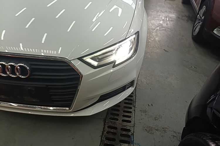 Audi A3 2018 car image #24