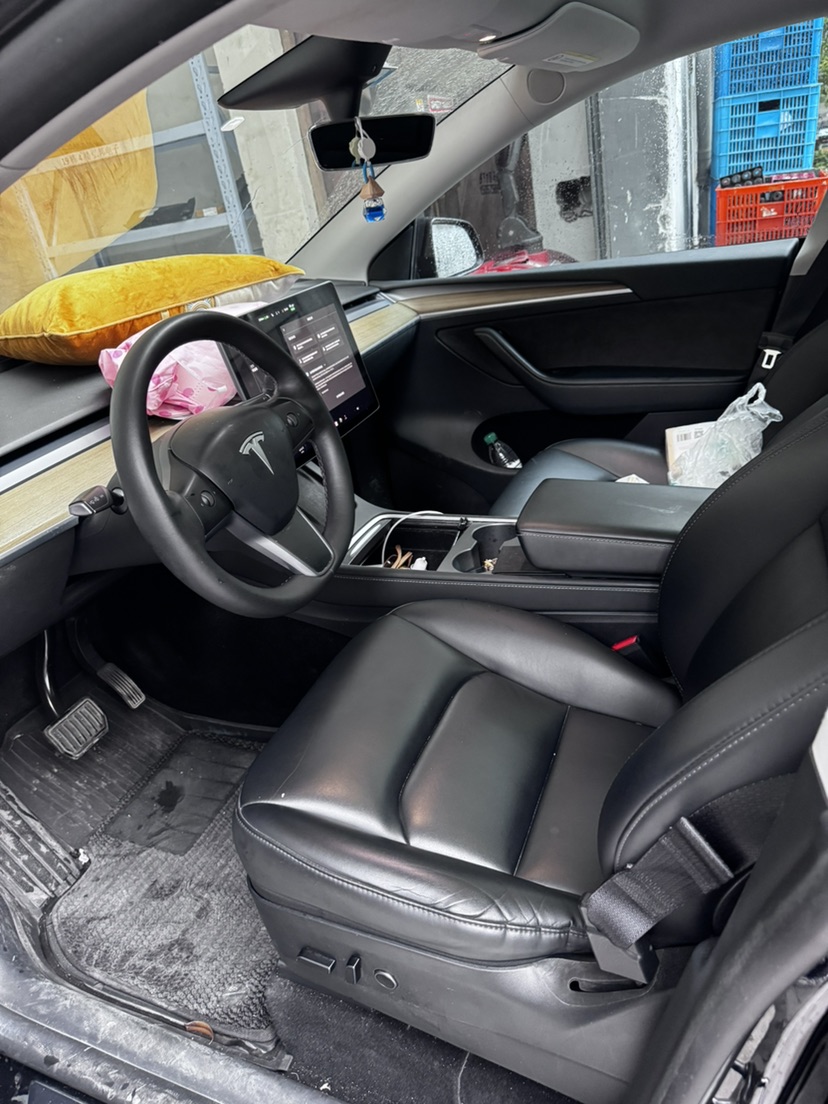 Tesla Model Y 2023 #3 Tesla Model Y 2023 car image #3