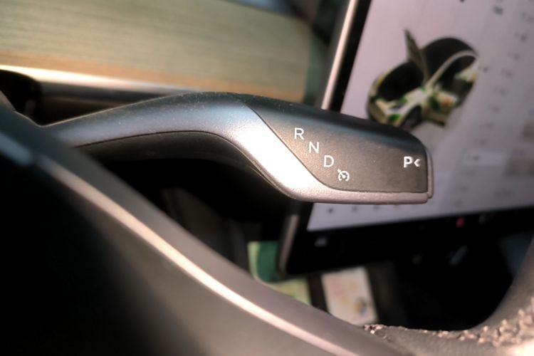 Tesla Model Y 2023 #14 Tesla Model Y 2023 car image #14
