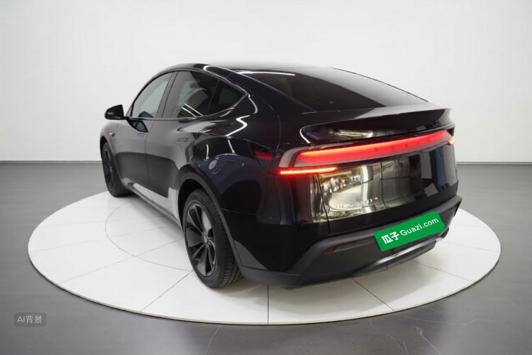 Tesla Model Y 2025 #5 Tesla Model Y 2025 car image #5