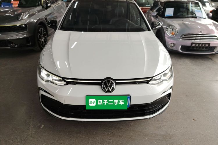 Volkswagen Golf 2023 car image #3