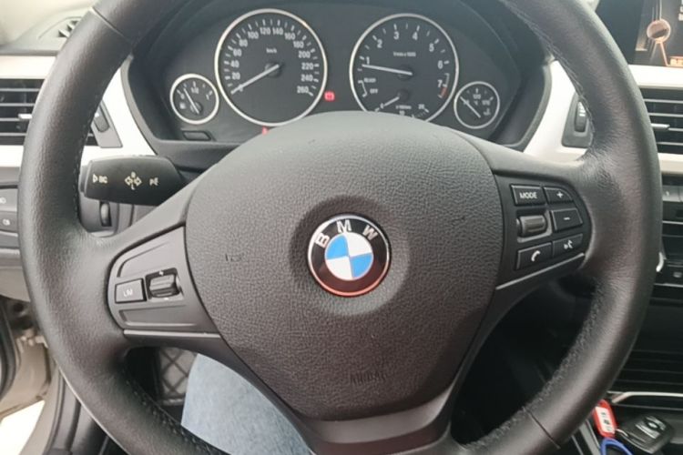 BMW 3 Series 2015 car image #11
