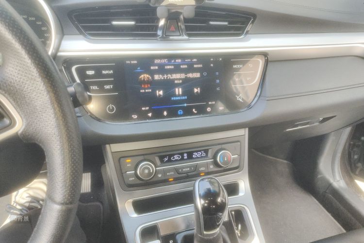 GEELY Emgrand 2018 car image #15
