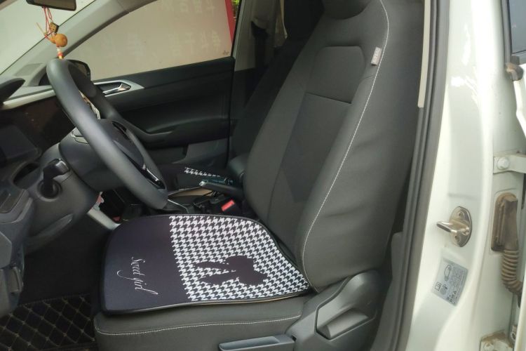 Volkswagen Polo 2023 car image #15