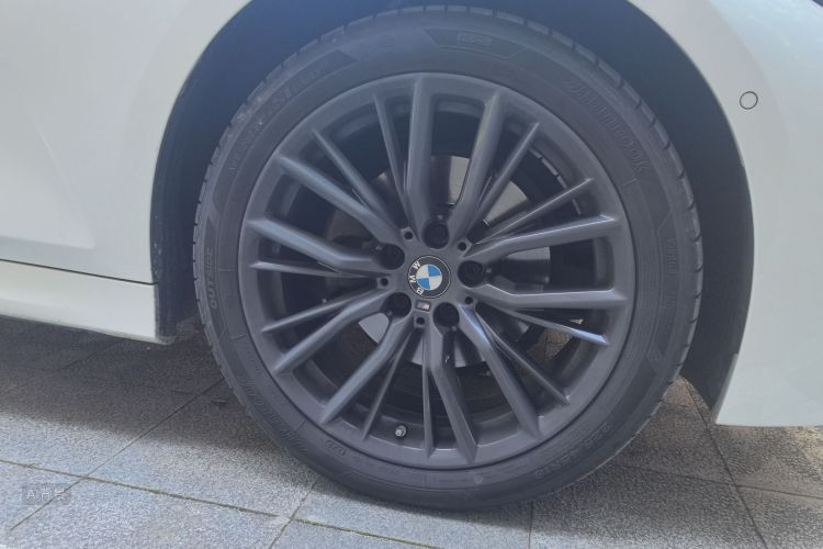 BMW 3 Series 2023 car image #9