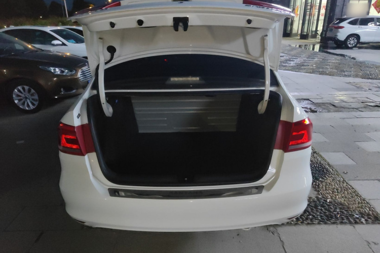 Volkswagen Santana 2016 صورة سيارة #19