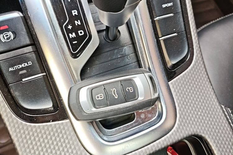 GEELY Emgrand GS 2017 car image #9